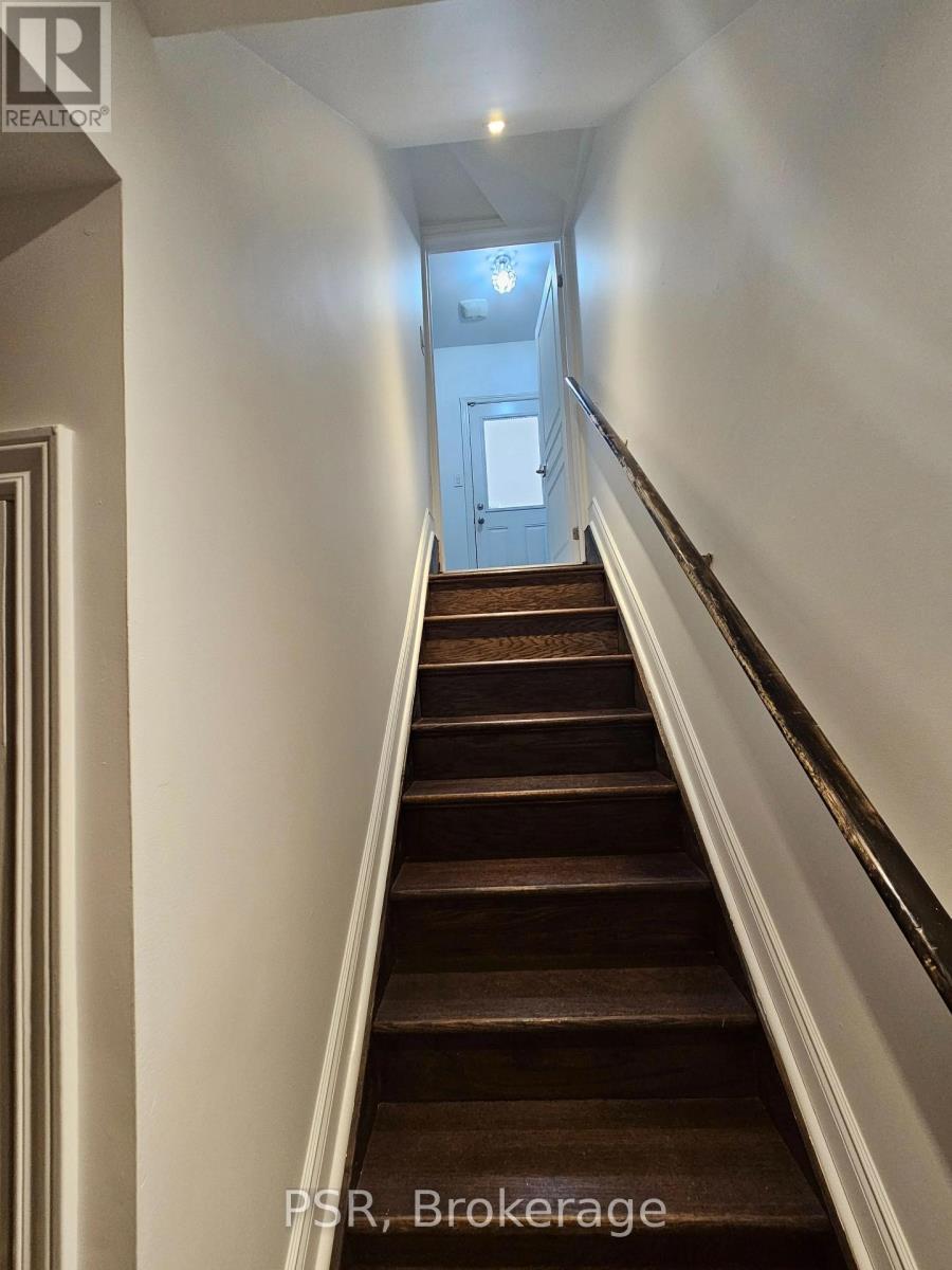 31 Monkton Circle, Brampton, ON - Indoor Photo Showing Other Room