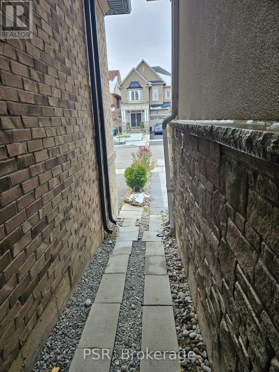 31 Monkton Circle, Brampton, ON -