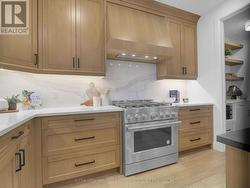 Photos are of model & show upgrades not included. -