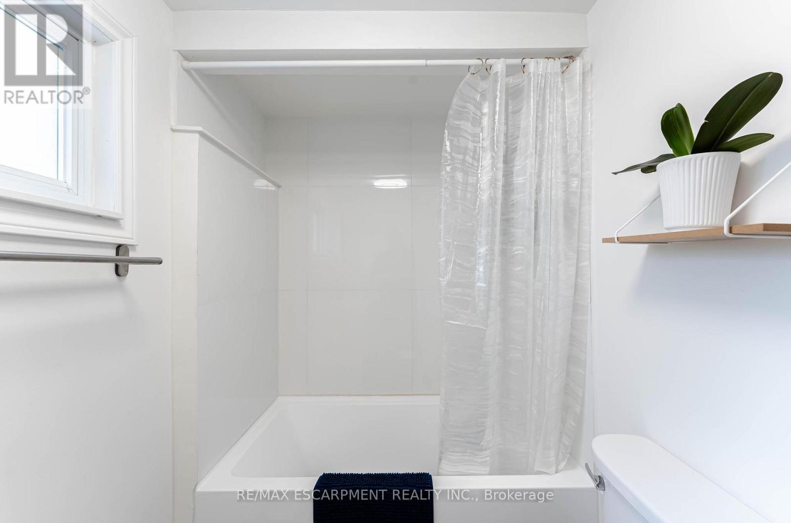 284 Paling Avenue, Hamilton, ON - Indoor