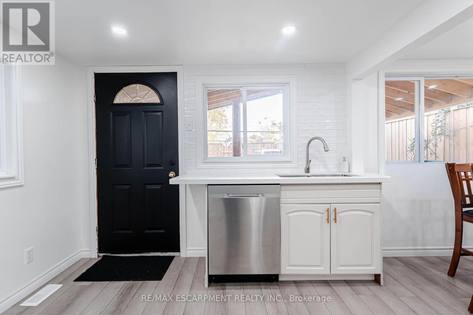 284 Paling Avenue, Hamilton, ON - Indoor