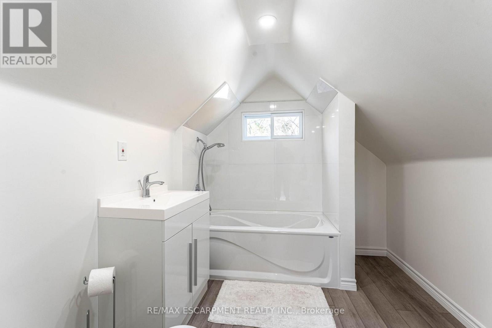 284 Paling Avenue, Hamilton, ON - Indoor