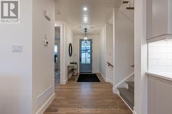 Photos are of model & show upgrades not included. -