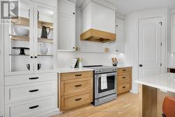 Photos are of model & show upgrades not included. -