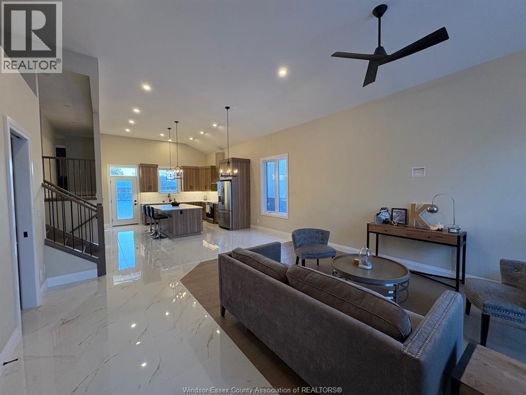 1644 Shawnee Road, Tecumseh, ON - Indoor