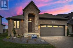 Photos are of model & show upgrades not included. -