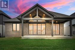 Photos are of model & show upgrades not included. -