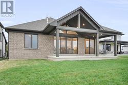 Photos are of model & show upgrades not included. -