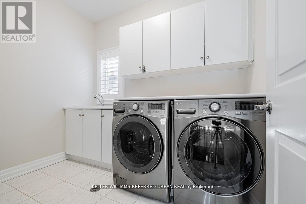 113 Burns Boulevard, King, ON - Indoor Photo Showing Laundry Room