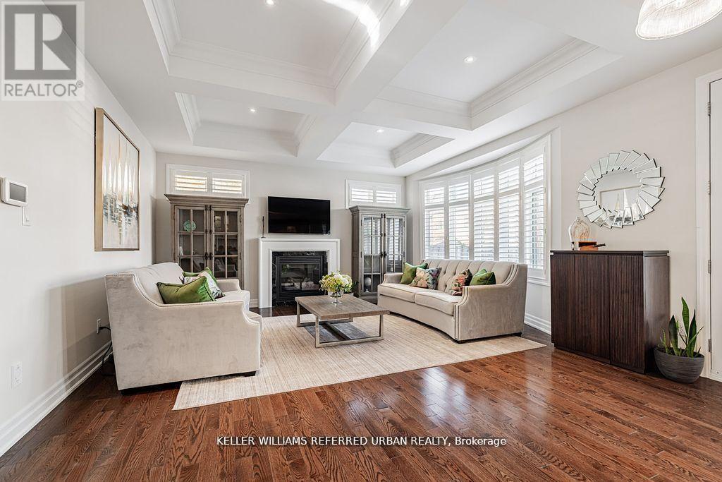 113 Burns Boulevard, King, ON - Indoor Photo Showing Living Room With Fireplace
