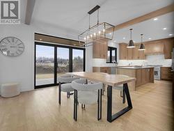 Photos are of model & show upgrades not included. -