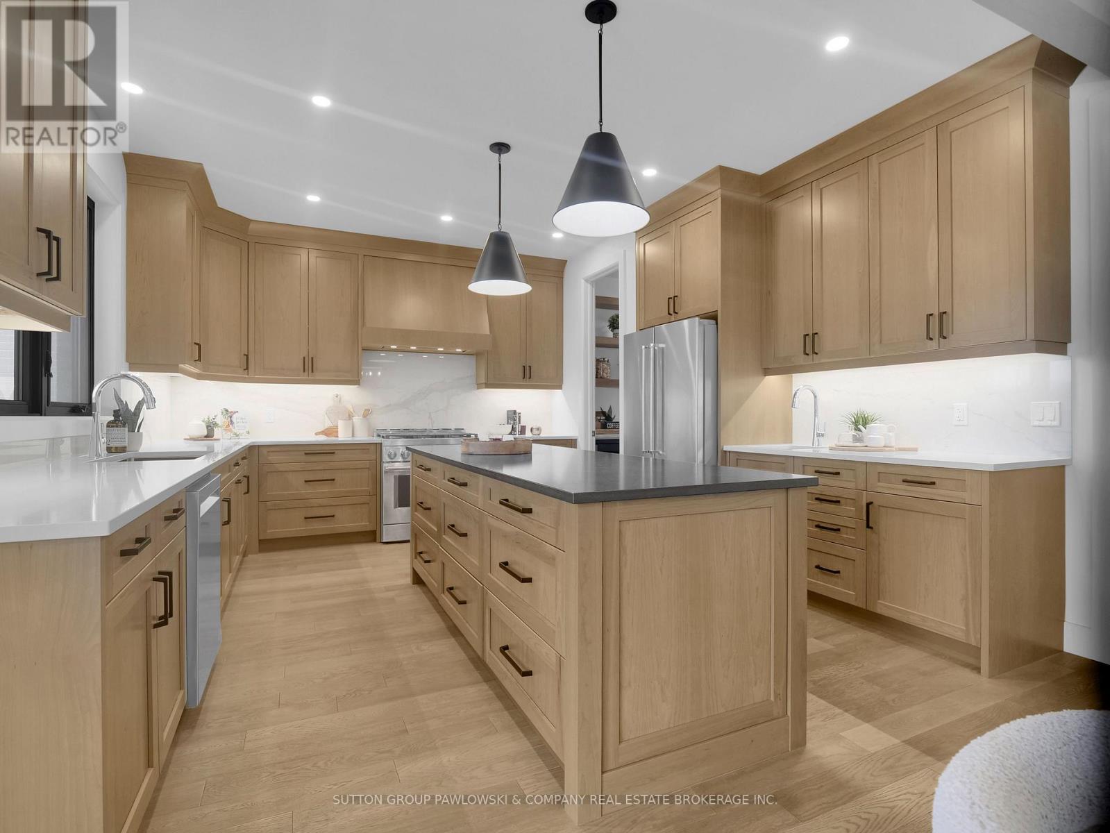 Photos are of model & show upgrades not included. - Lot #16 - 190 Timberwalk Trail, Middlesex Centre (Ilderton), ON - Indoor Photo Showing Kitchen With Upgraded Kitchen