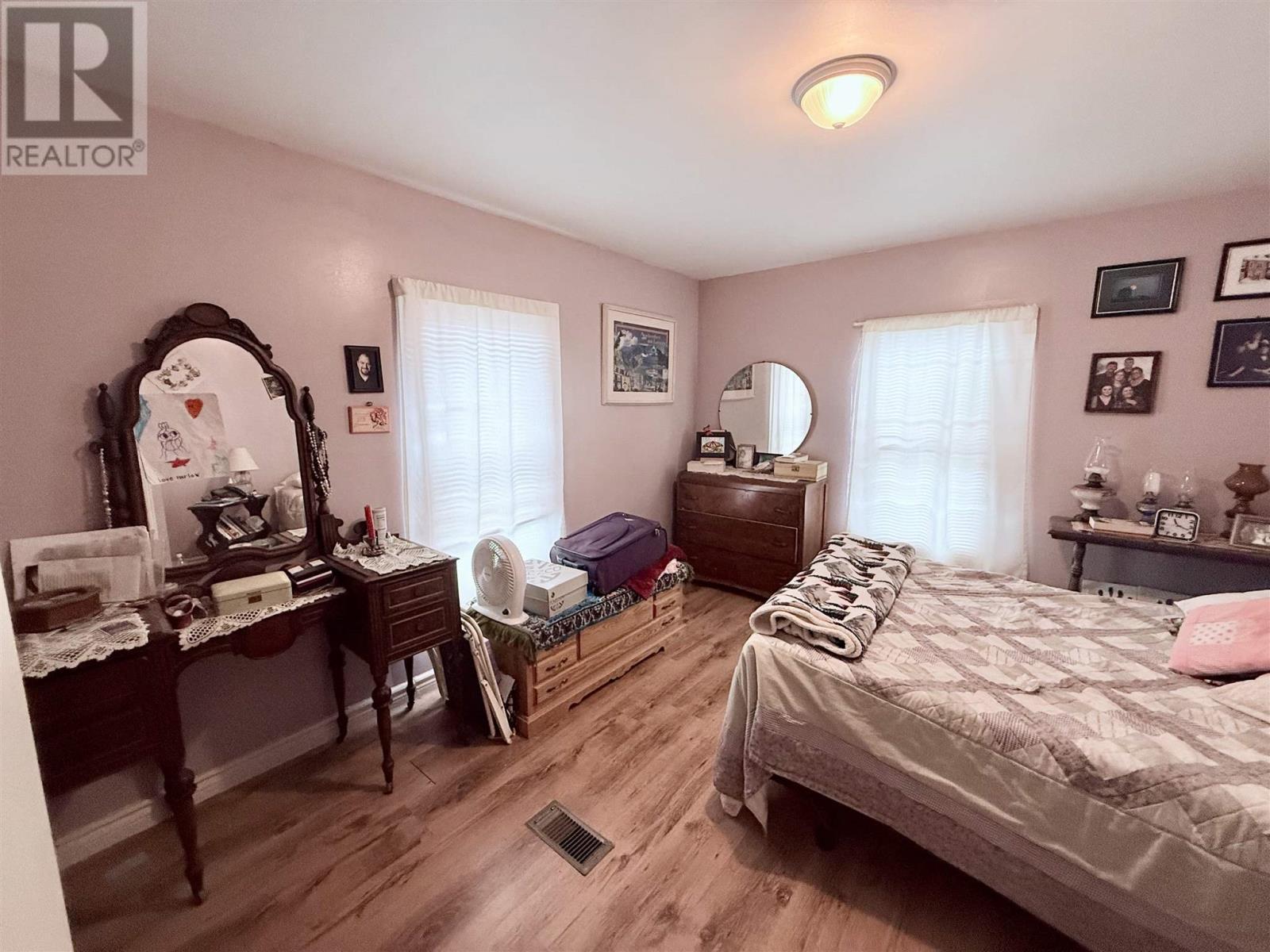 25 Jody Ln, Heyden, ON - Indoor Photo Showing Bedroom