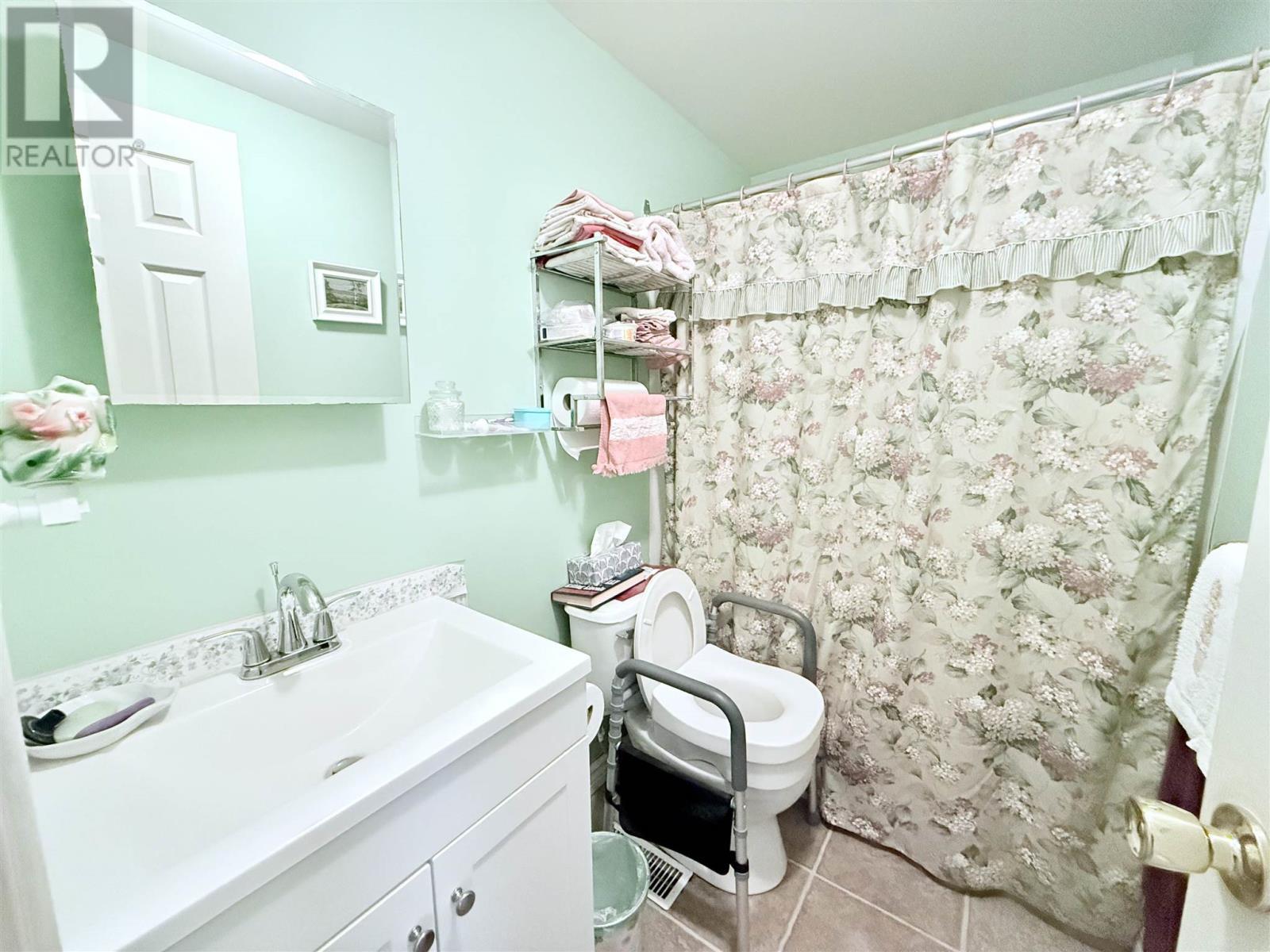 25 Jody Ln, Heyden, ON - Indoor Photo Showing Bathroom