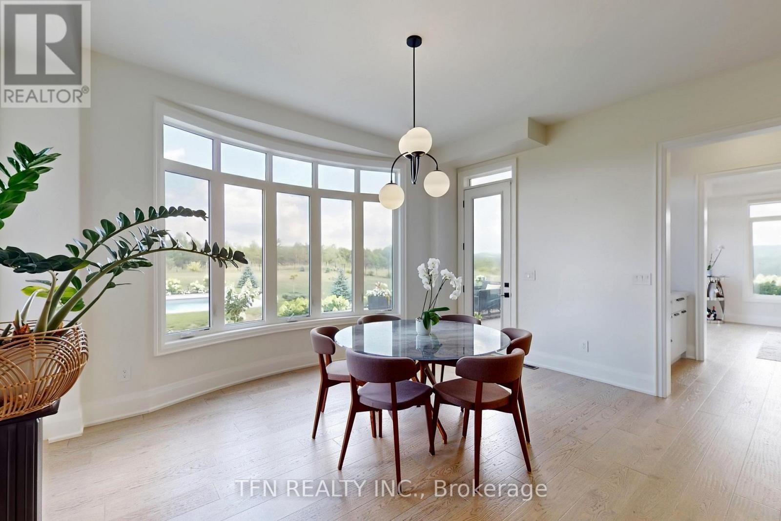 258 Amos Drive, Caledon, ON - Indoor Photo Showing Dining Room