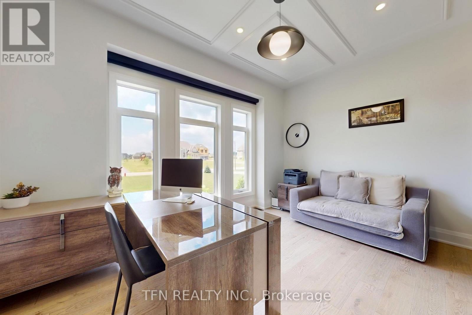 258 Amos Drive, Caledon, ON - Indoor Photo Showing Office