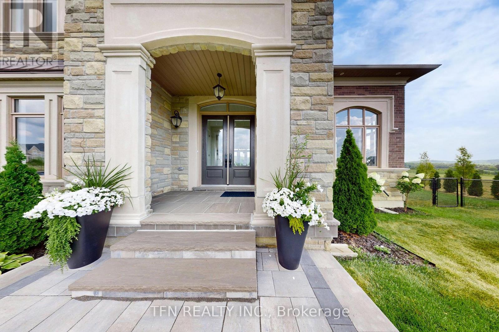 258 Amos Drive, Caledon, ON - Outdoor With Facade