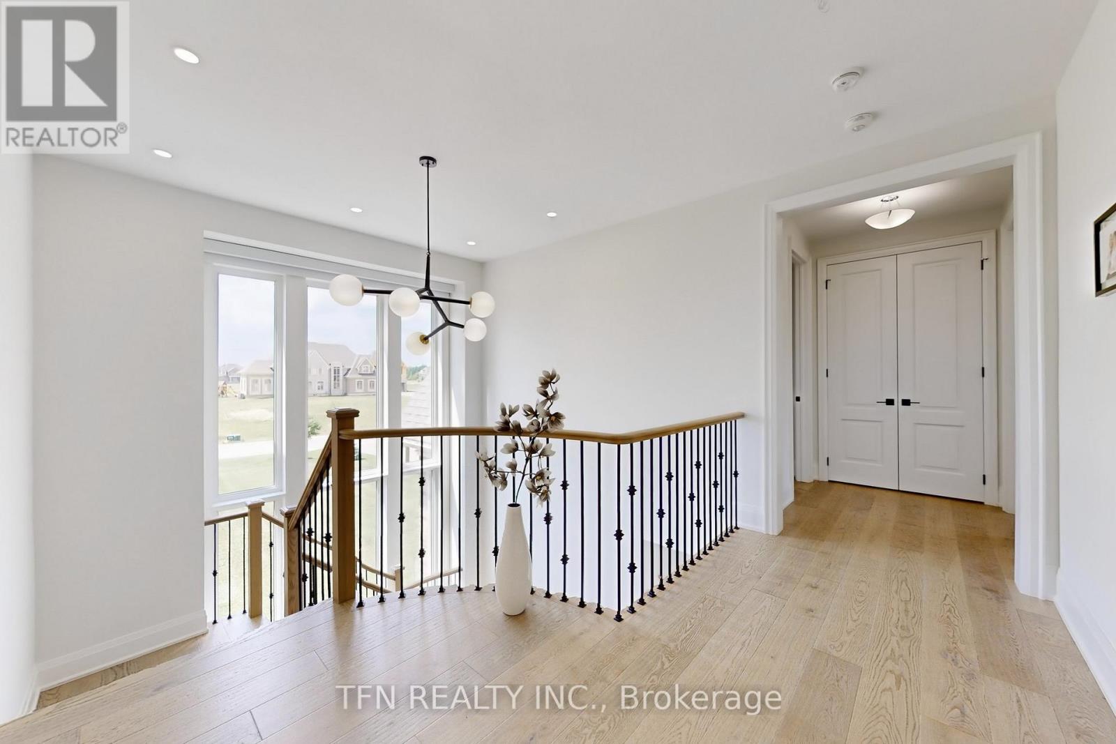258 Amos Drive, Caledon, ON - Indoor Photo Showing Other Room