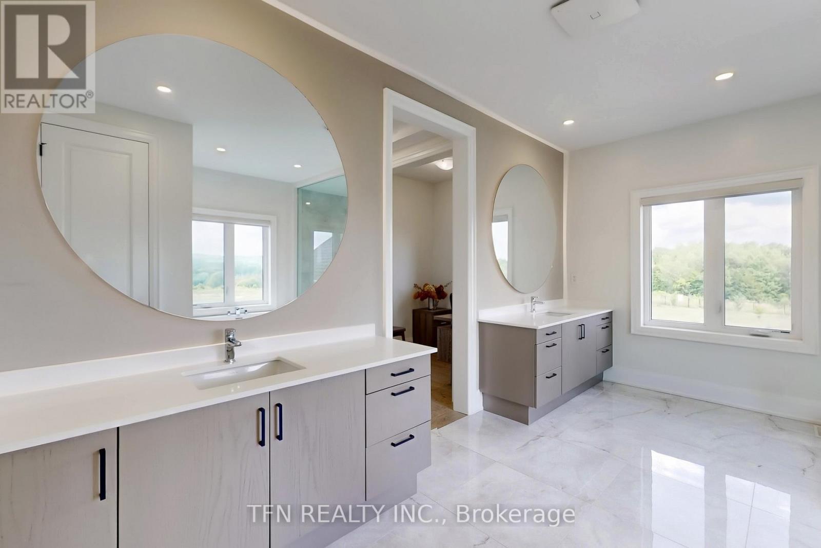 258 Amos Drive, Caledon, ON - Indoor Photo Showing Bathroom