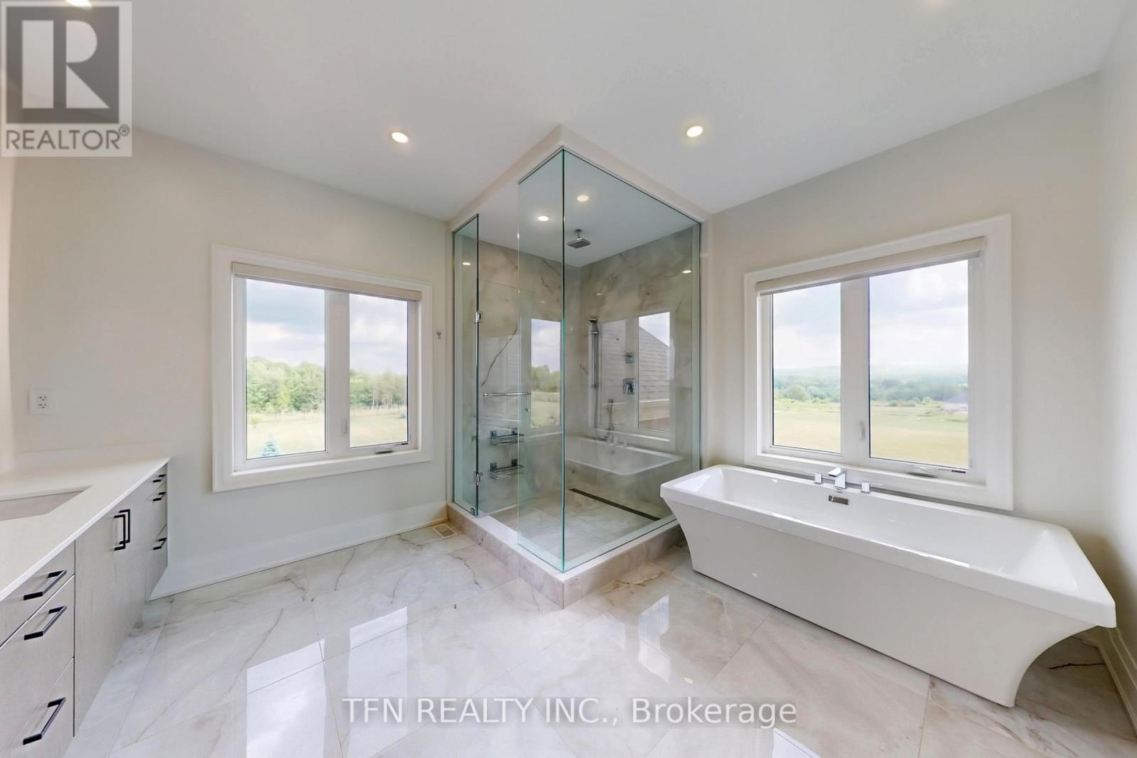 258 Amos Drive, Caledon, ON - Indoor Photo Showing Bathroom