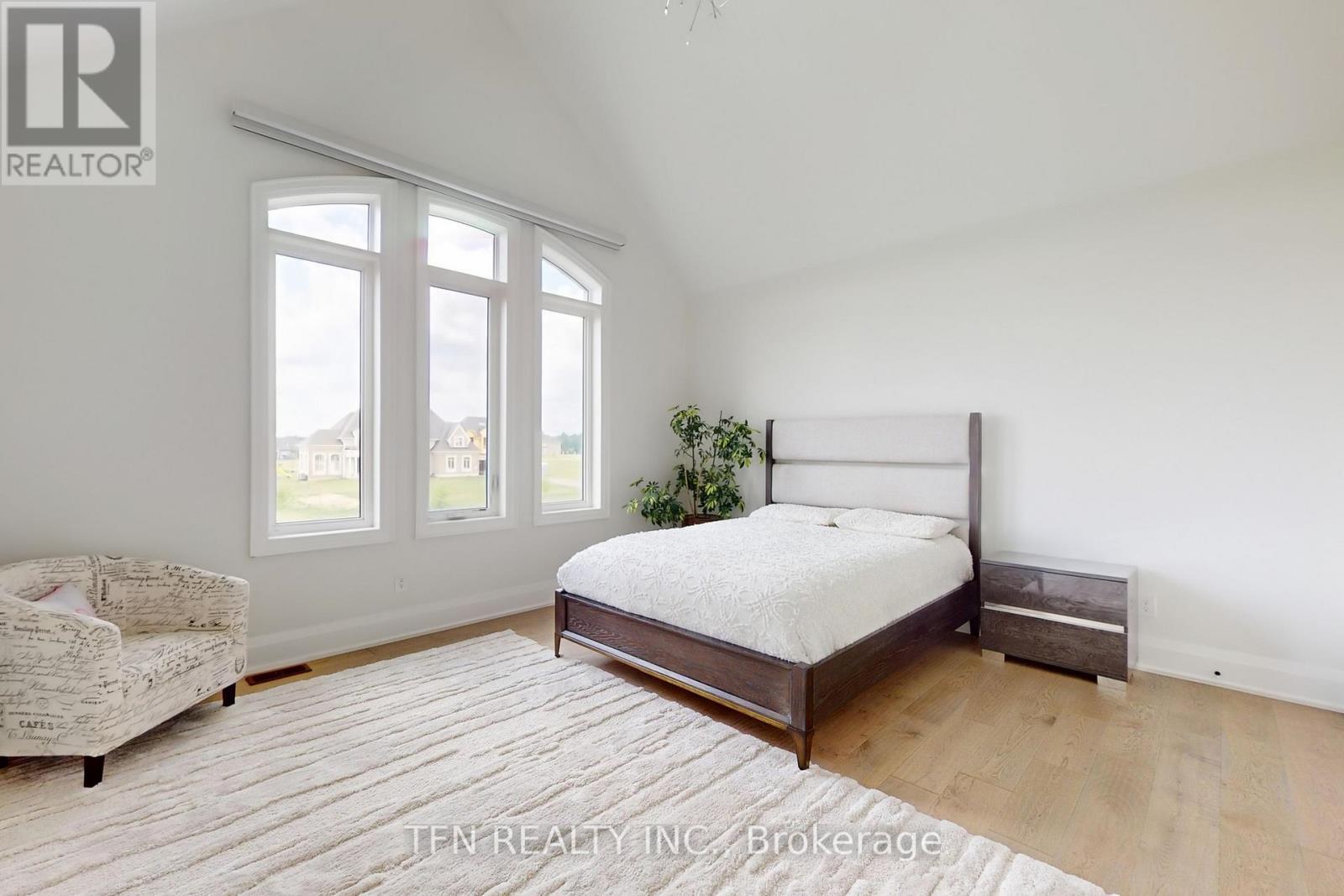 258 Amos Drive, Caledon, ON - Indoor Photo Showing Bedroom