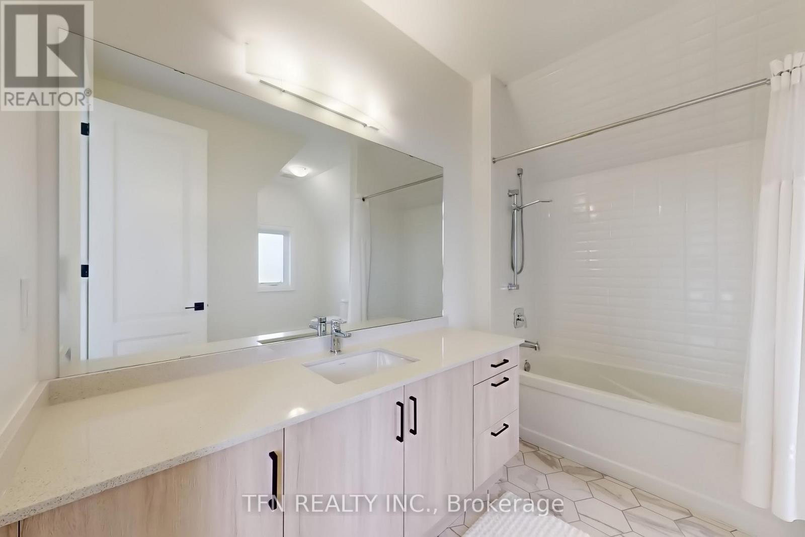 258 Amos Drive, Caledon, ON - Indoor Photo Showing Bathroom