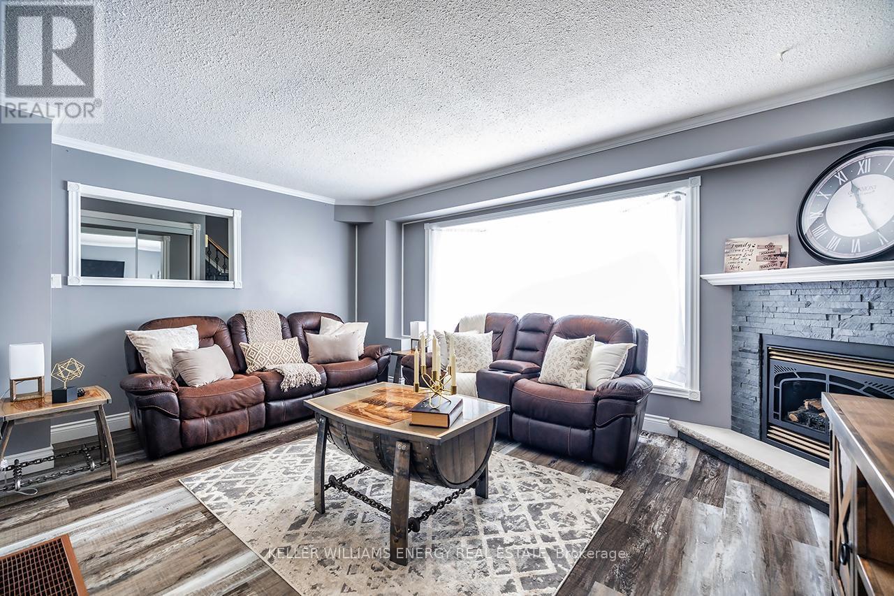 416 Mayfair Avenue, Oshawa (Centennial), ON - Indoor Photo Showing Living Room With Fireplace