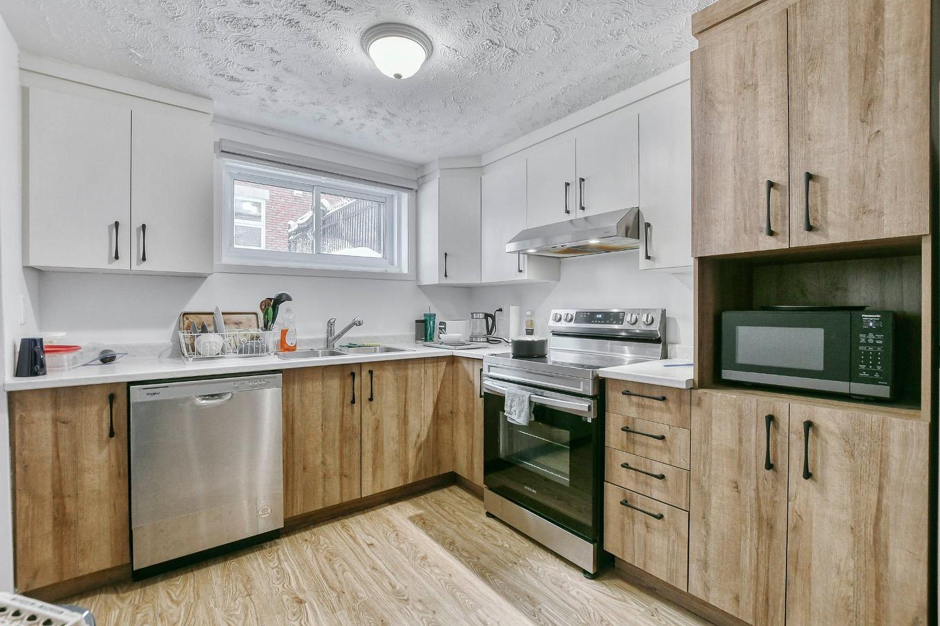 Kitchen - 378 - 380 Rue Gauthier, Saint-Jérôme, QC - Indoor Photo Showing Kitchen With Double Sink