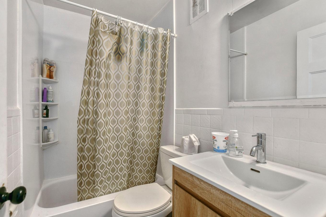 Bathroom - 378 - 380 Rue Gauthier, Saint-Jérôme, QC - Indoor Photo Showing Bathroom