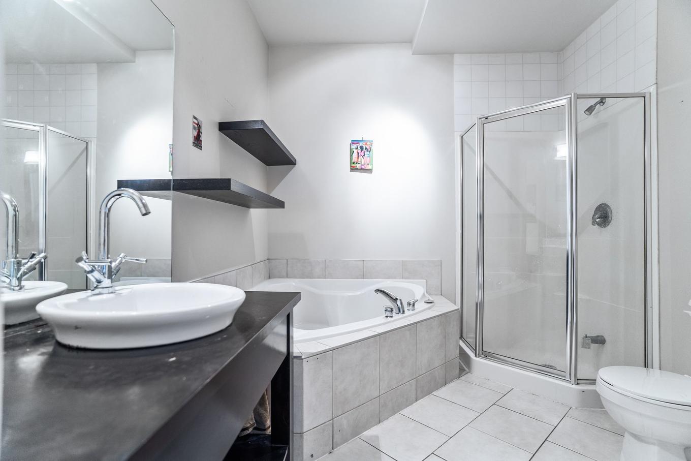 Bathroom - 309-1351 Rue St-Grégoire, Montréal (Le Plateau-Mont-Royal), QC - Indoor Photo Showing Bathroom