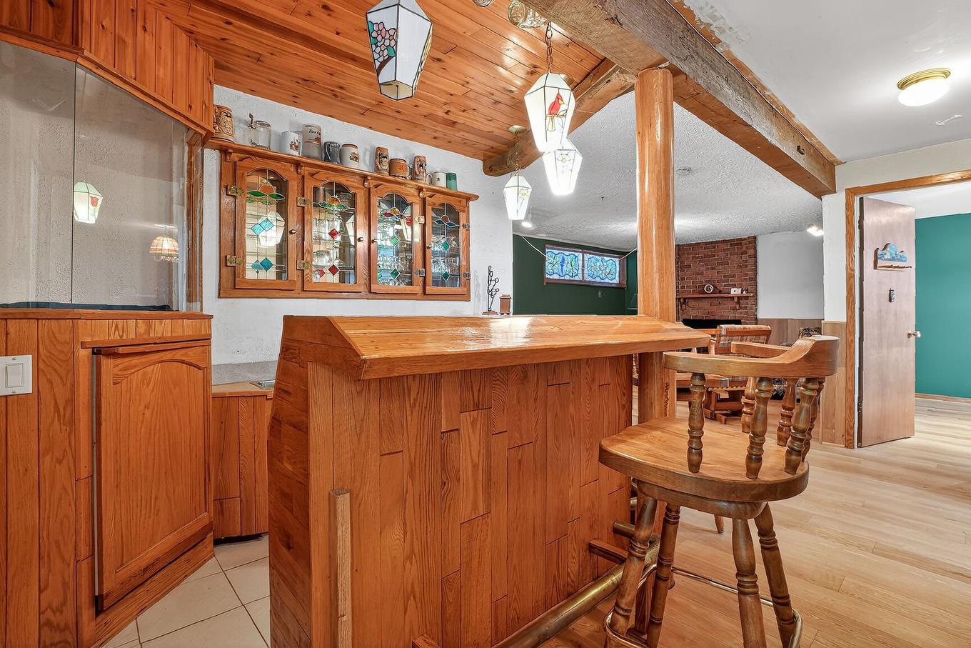 Bar - 420 Rue Van Horne, Saint-Bruno-De-Montarville, QC - Indoor