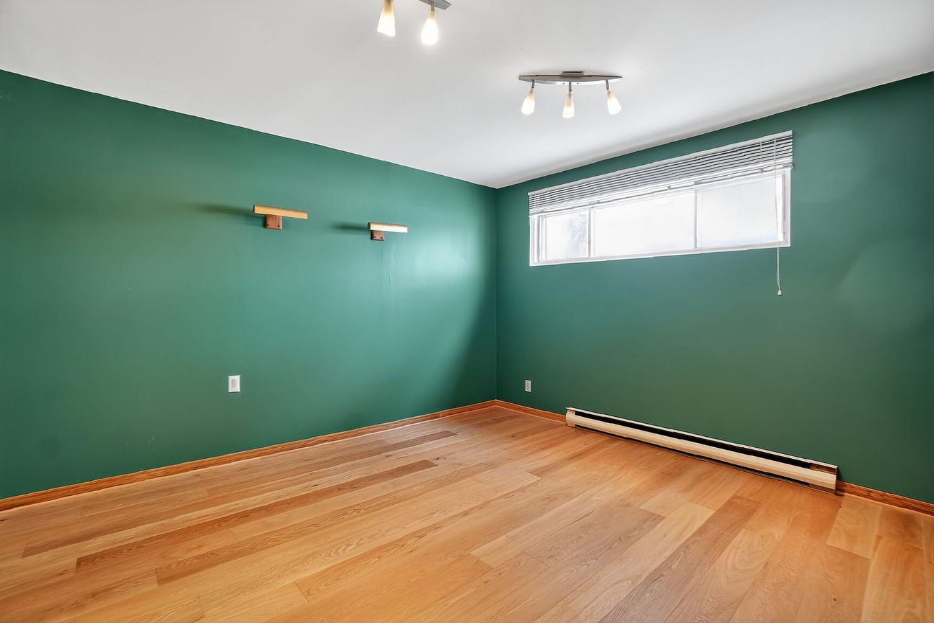 Bedroom - 420 Rue Van Horne, Saint-Bruno-De-Montarville, QC - Indoor Photo Showing Other Room