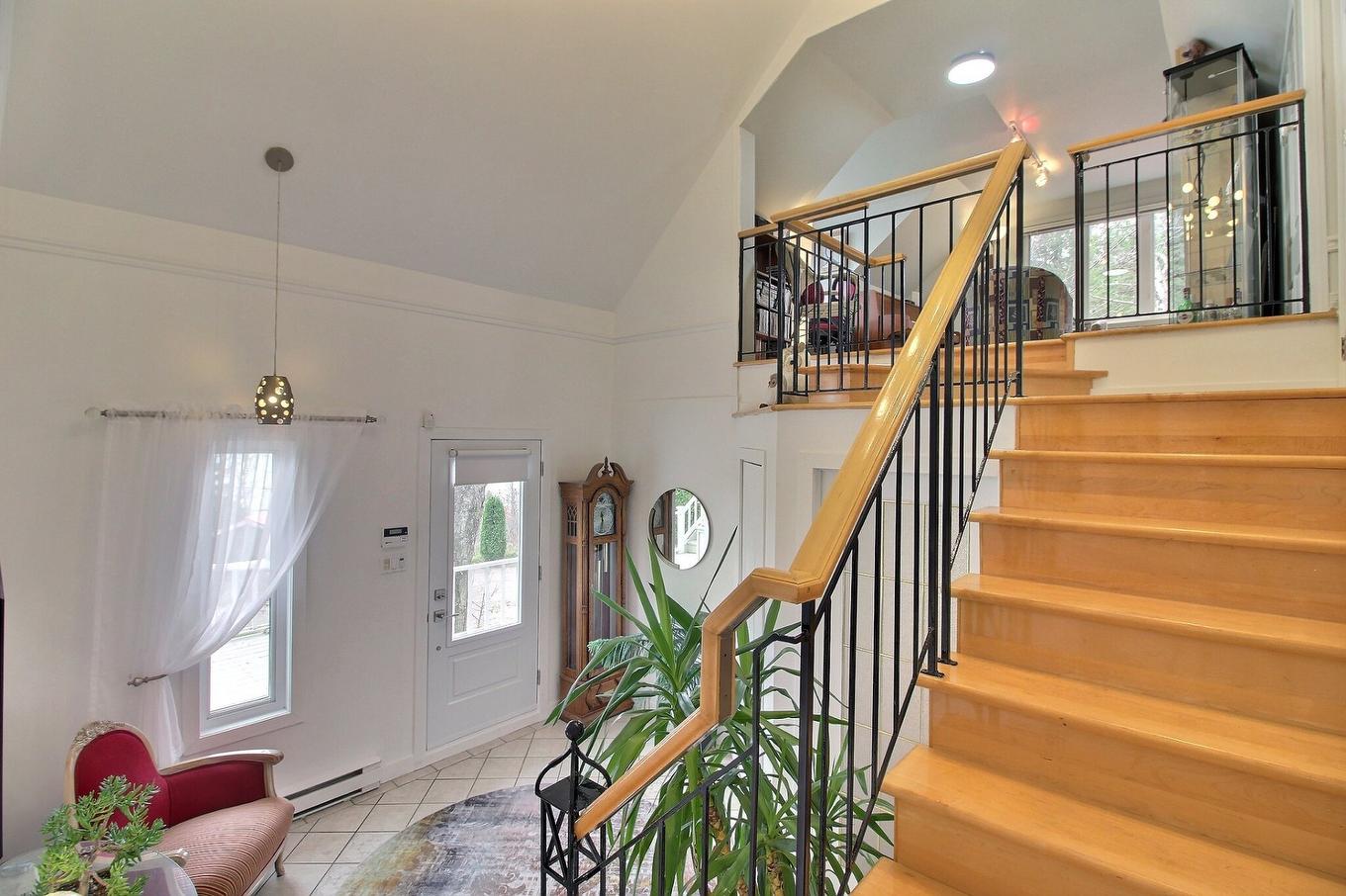 Staircase - 1805 Boul. Malcolm-Fraser, La Malbaie, QC - Indoor Photo Showing Other Room
