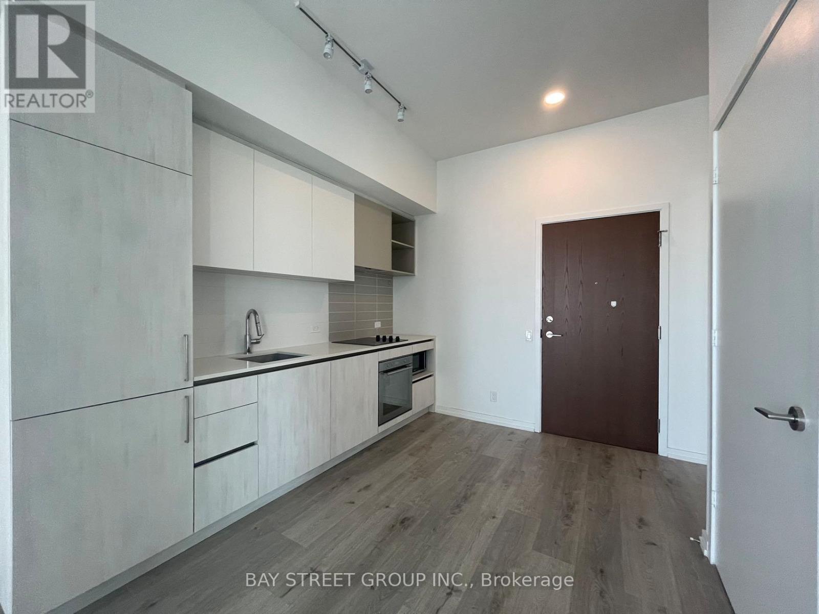 3210 - 7890 Jane Street, Vaughan, ON - Indoor Photo Showing Kitchen