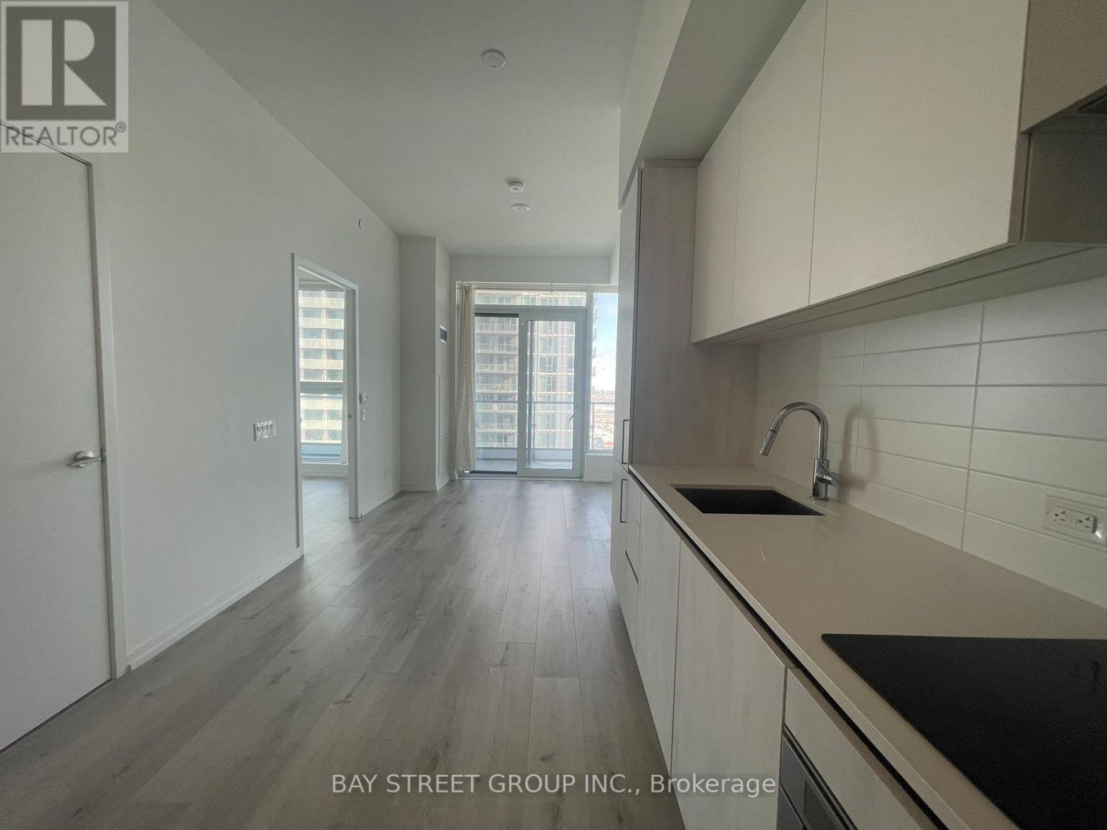 3210 - 7890 Jane Street, Vaughan, ON - Indoor Photo Showing Kitchen
