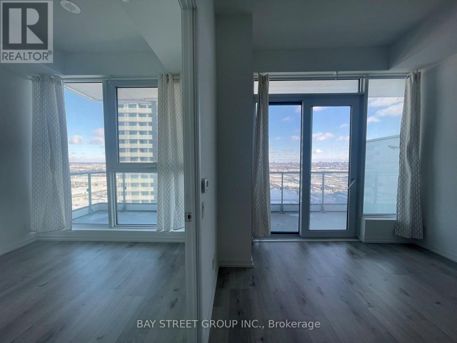 3210 - 7890 Jane Street, Vaughan, ON - Indoor Photo Showing Other Room