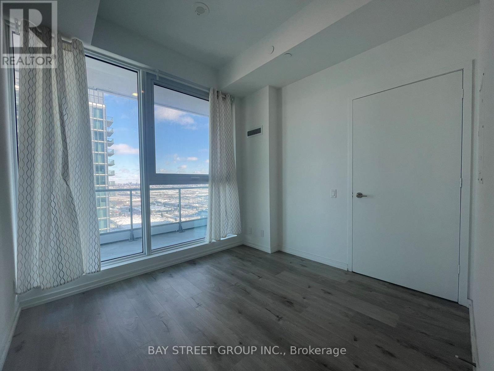 3210 - 7890 Jane Street, Vaughan, ON - Indoor Photo Showing Other Room