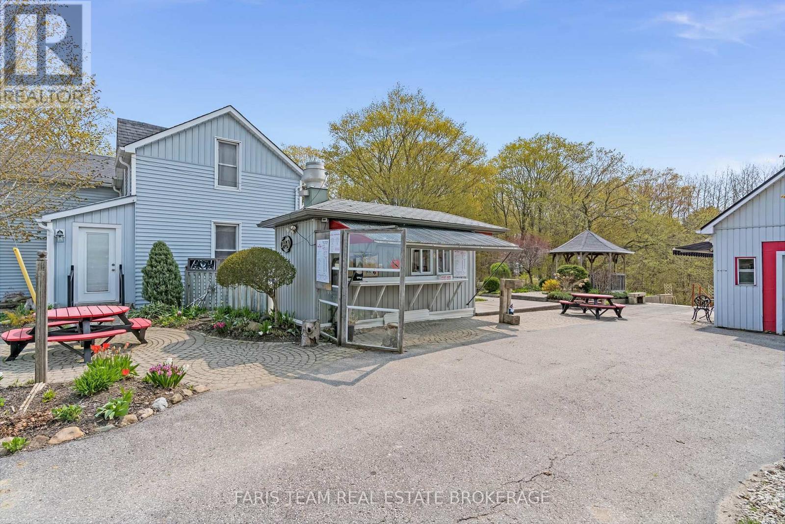 4047 Horseshoe Valley Road W, Springwater, ON - Outdoor