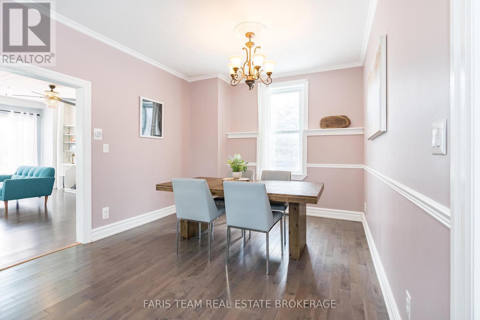 4047 Horseshoe Valley Road W, Springwater, ON - Indoor Photo Showing Dining Room
