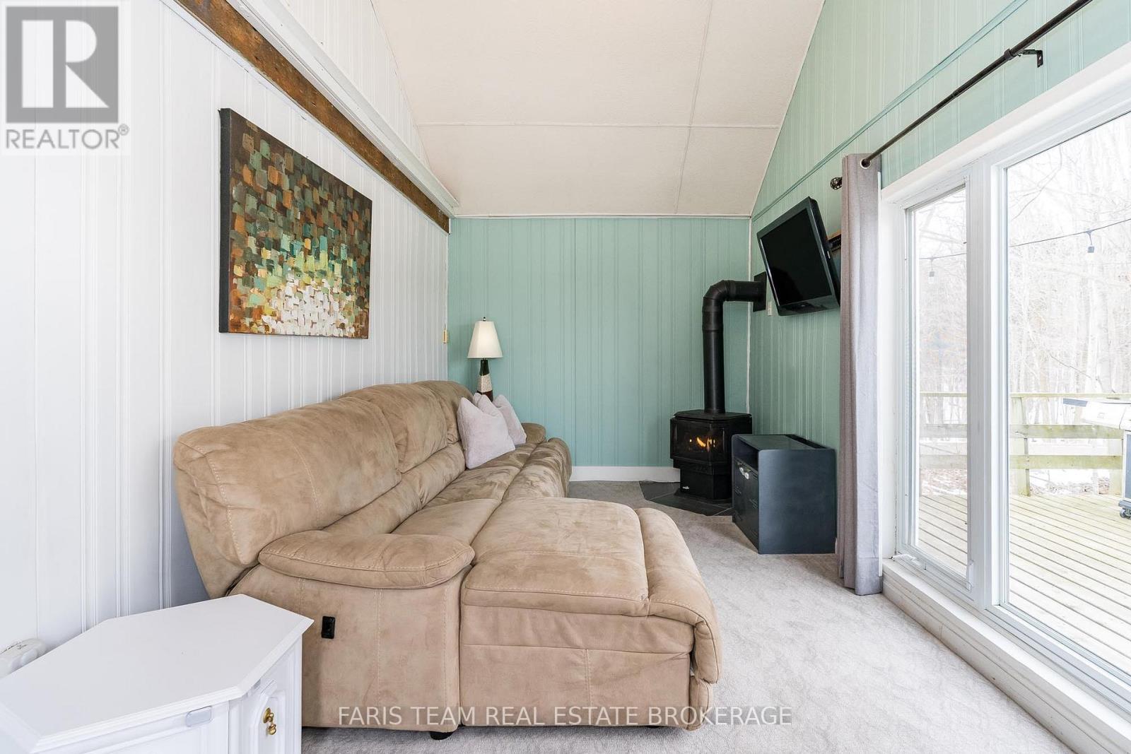 4047 Horseshoe Valley Road W, Springwater, ON - Indoor Photo Showing Other Room