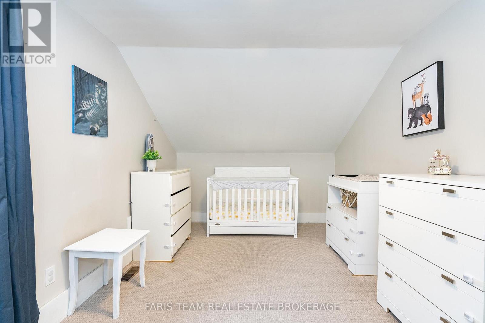 4047 Horseshoe Valley Road W, Springwater, ON - Indoor Photo Showing Bedroom