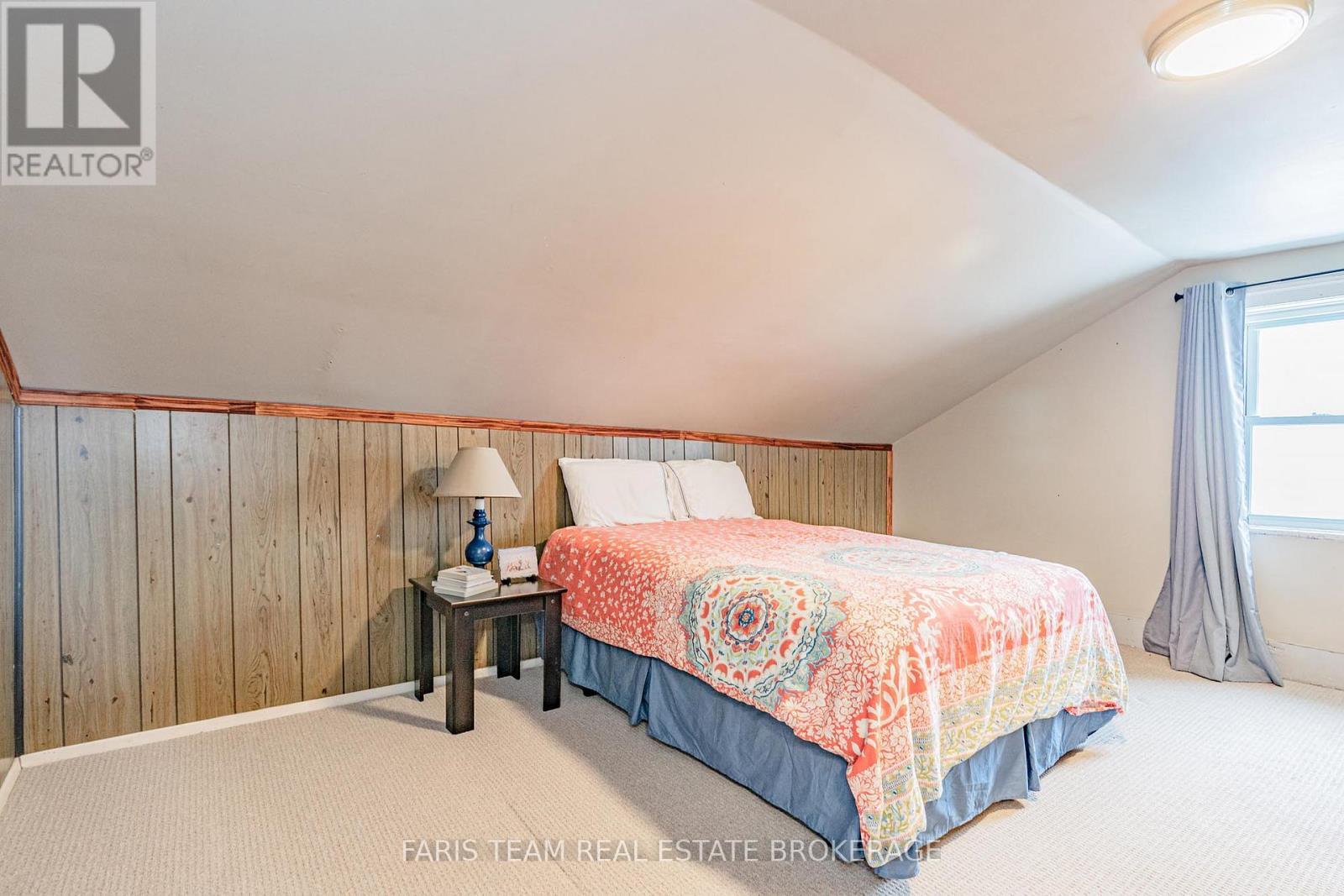 4047 Horseshoe Valley Road W, Springwater, ON - Indoor Photo Showing Bedroom