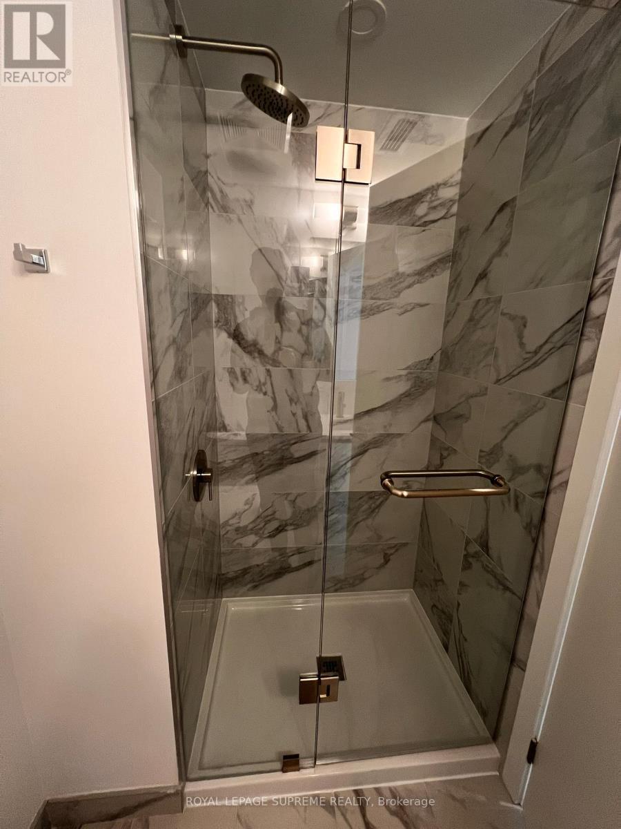 Lph15 - 1100 Sheppard Avenue W, Toronto, ON - Indoor Photo Showing Bathroom