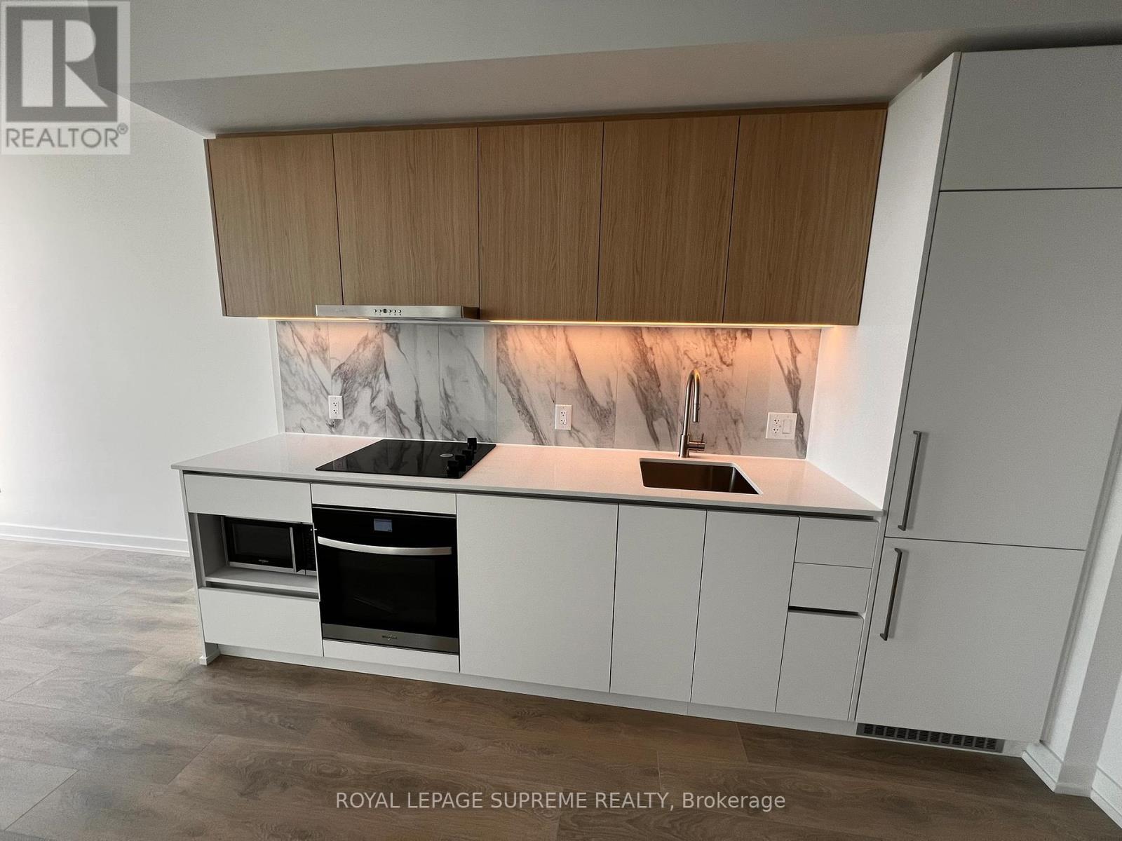 Lph15 - 1100 Sheppard Avenue W, Toronto, ON - Indoor Photo Showing Kitchen