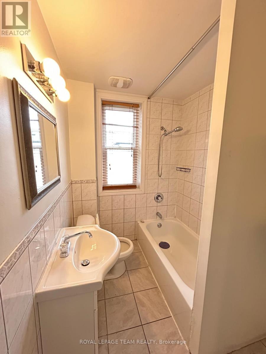 308 Cumberland Street, Ottawa, ON - Indoor Photo Showing Bathroom