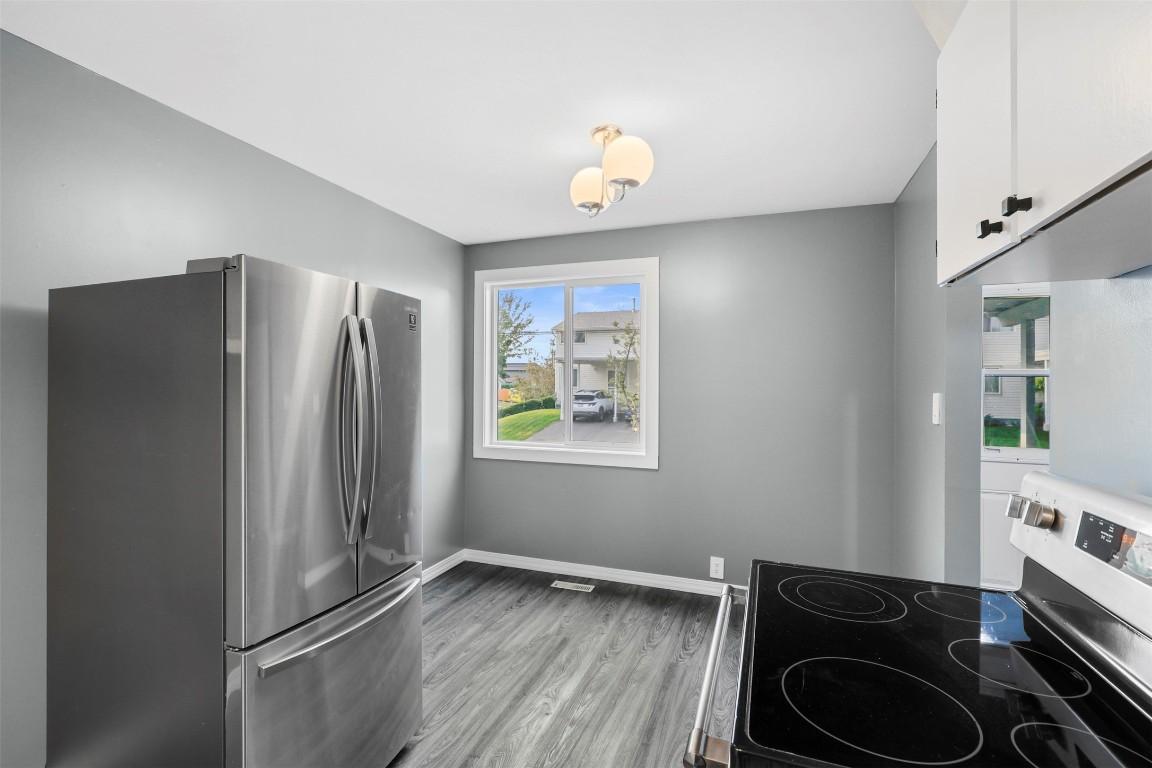 25-2564 Sandpiper Drive, Kamloops, BC - Indoor Photo Showing Kitchen