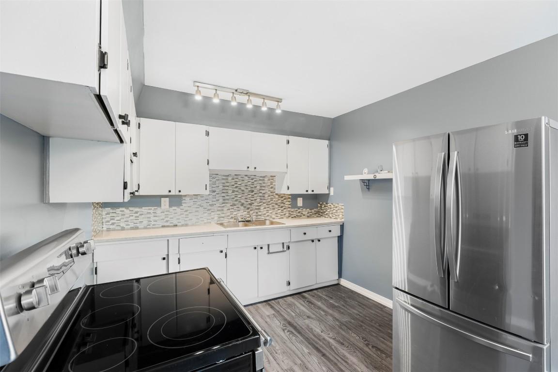 25-2564 Sandpiper Drive, Kamloops, BC - Indoor Photo Showing Kitchen