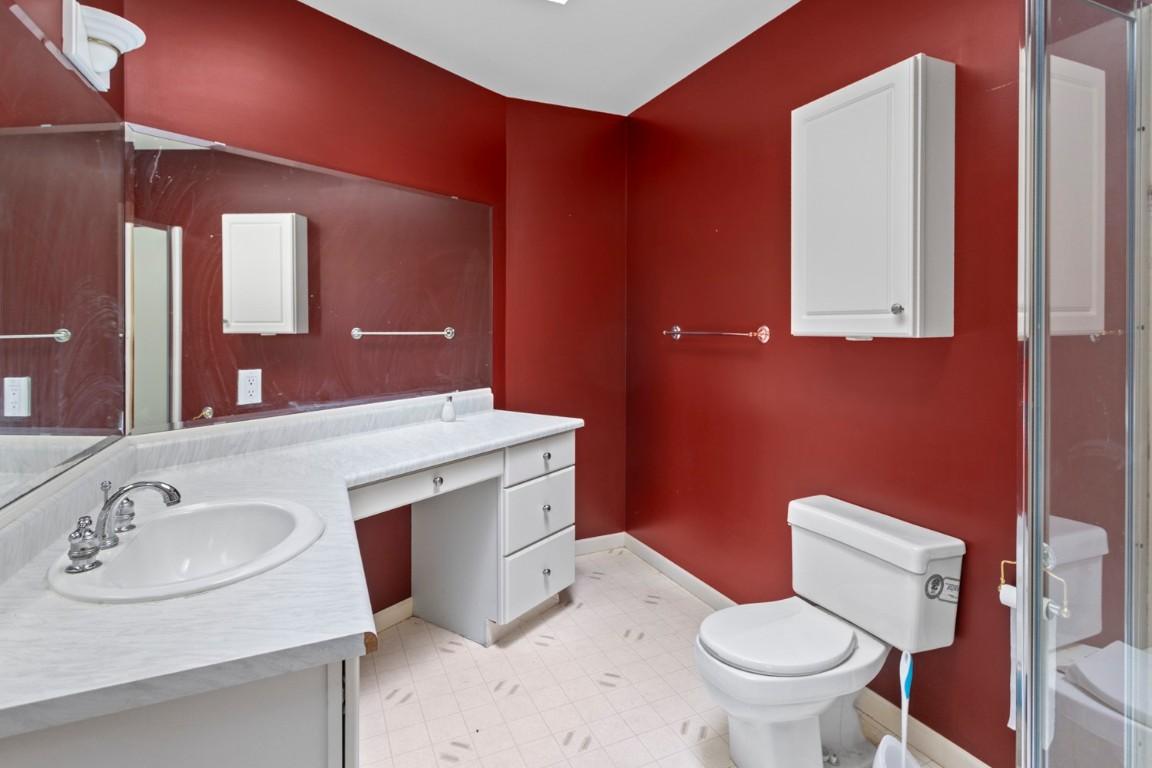 2619 3 Highway, Erickson, BC - Indoor Photo Showing Bathroom