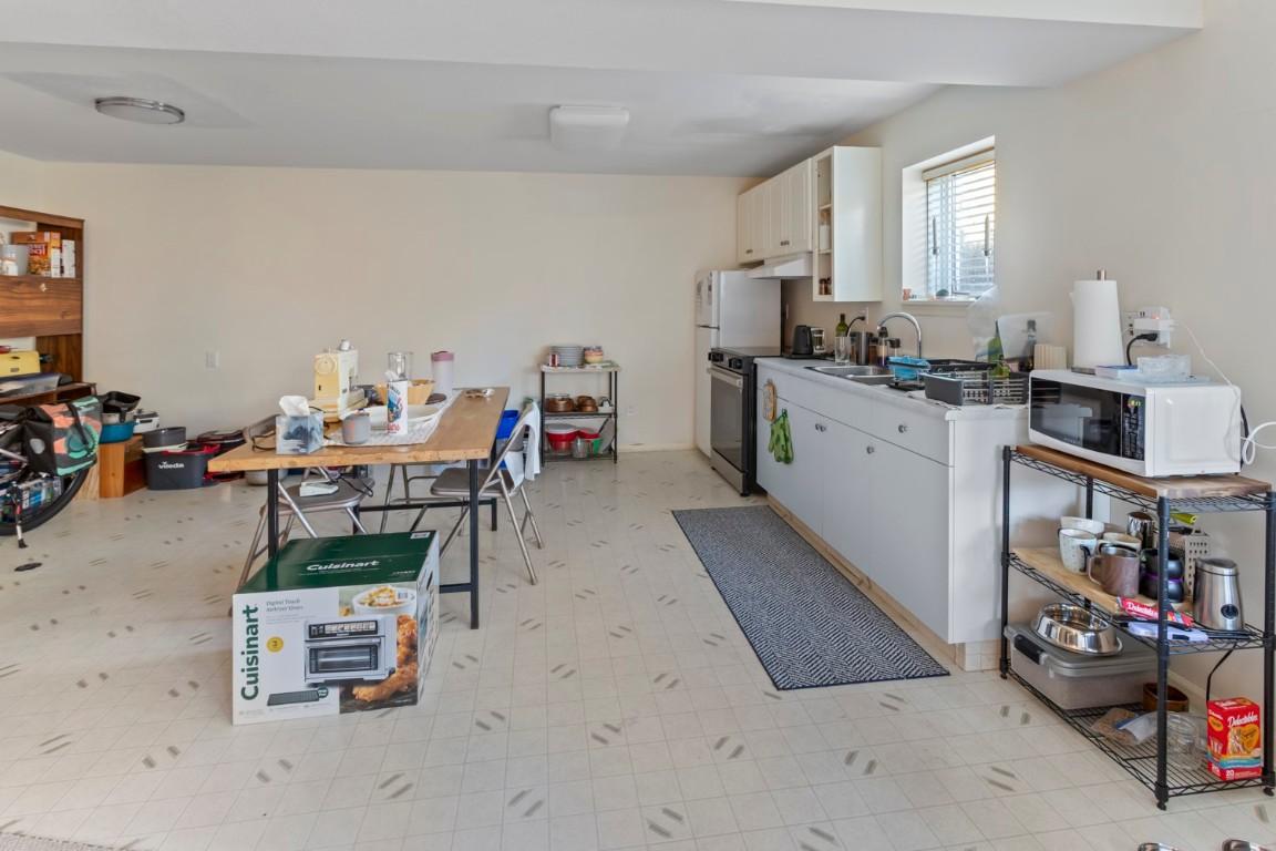 2619 3 Highway, Erickson, BC - Indoor