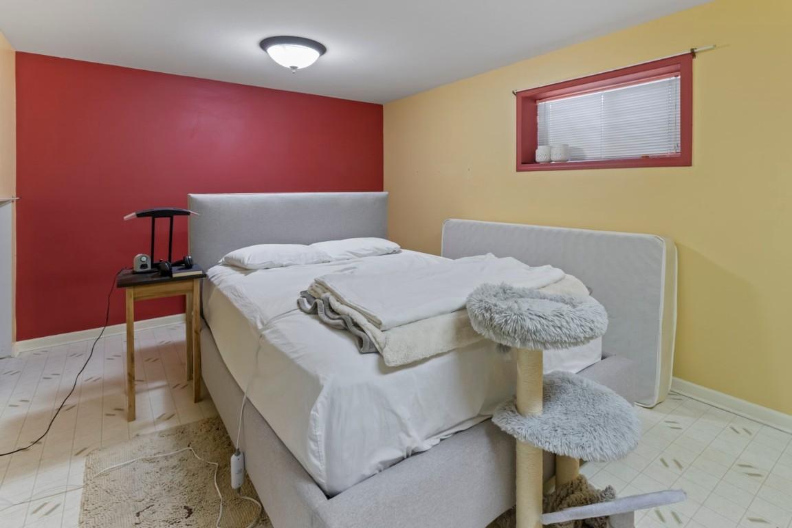 2619 3 Highway, Erickson, BC - Indoor Photo Showing Bedroom